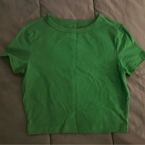 Cropped green t-shirt